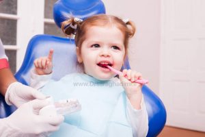اولین ملاقات با متخصص دندانپزشکی کودکان